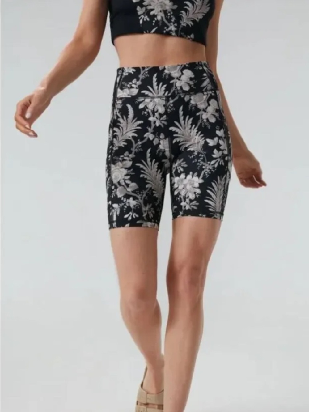Tuckernuck Ojai Vines Ava Bike Short Size Small NWT